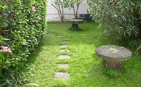 Azores Garden House - Suites B&B And Private Apartments - Self Access Keyboard